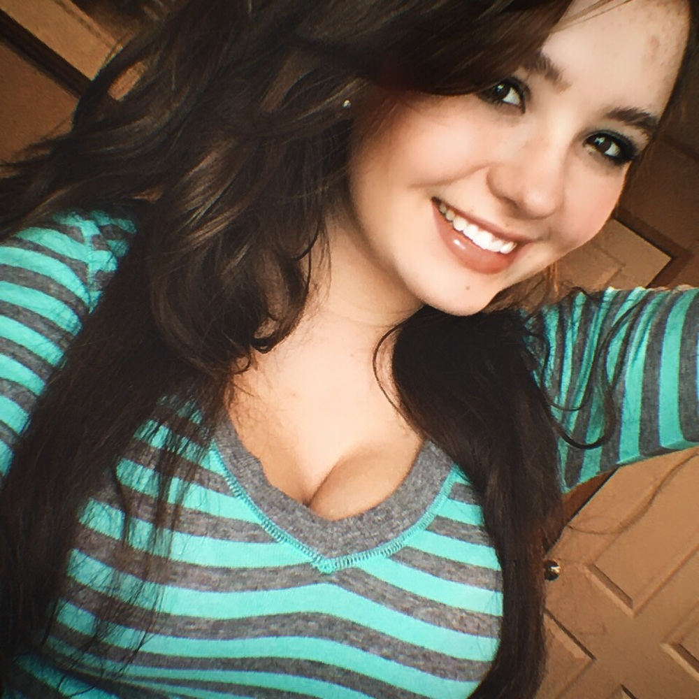 Meet your Posher, Kayla